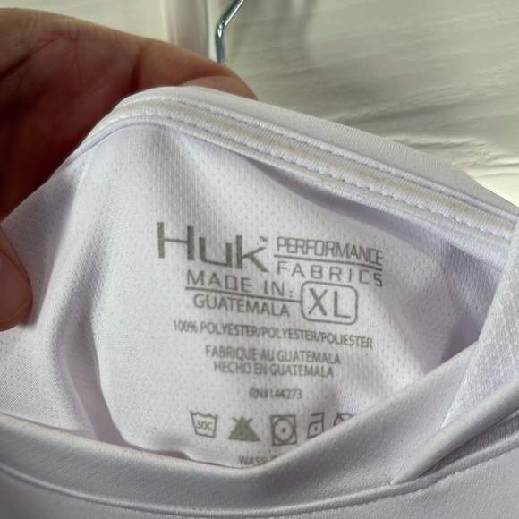 Huk Men's White Performance Fishing Shirt - Picture 4 of 4